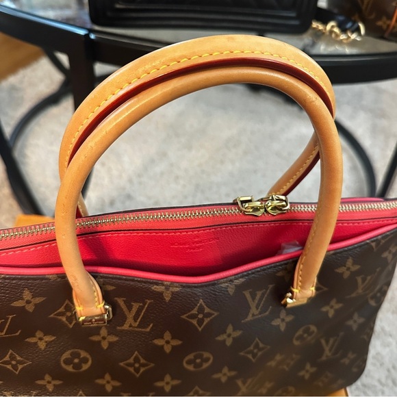 Louis Vuitton Pre-Owned
2016 Monogram Pallas MM satchel - Picture 7 of 16